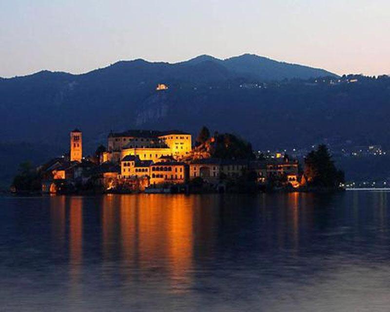 Little Suite Near Lake Verbania Exterior photo